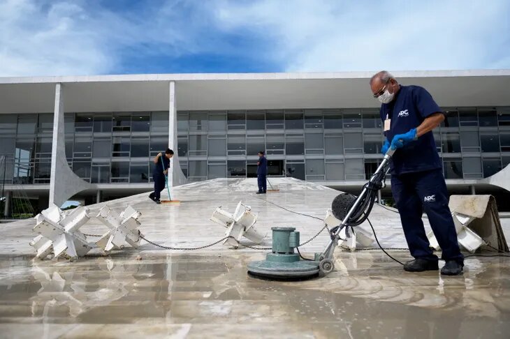 Poderes de Brasil se unen contra el "terrorismo" y regresa la normalidad