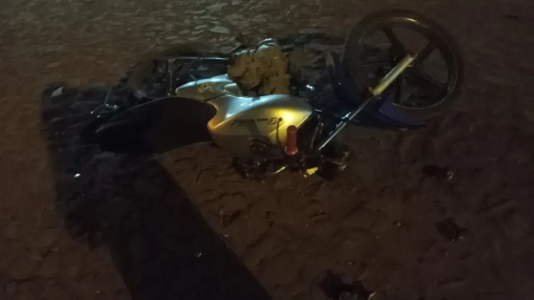 Accidente en moto deja a un hombre internado en estado delicado