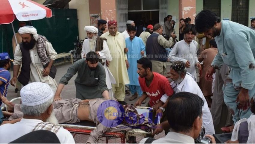 El Estado Islámico atacó un mitín electoral en Pakistán y asesinó a 128 personas