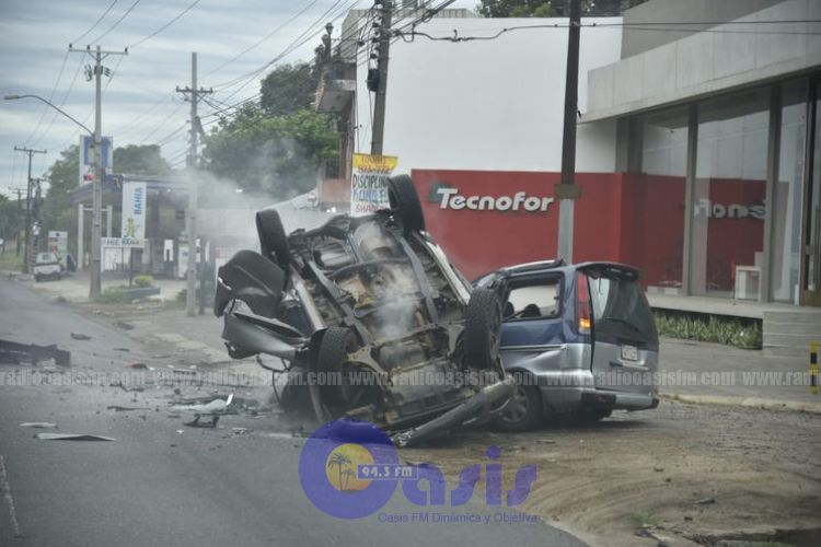 Confirman cuatro fallecidos en brutal accidente sobre ruta Transchaco