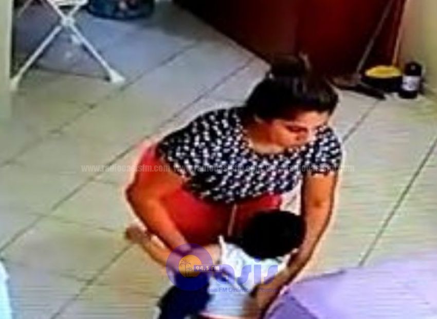 Detienen a niñera por maltratar a un bebé