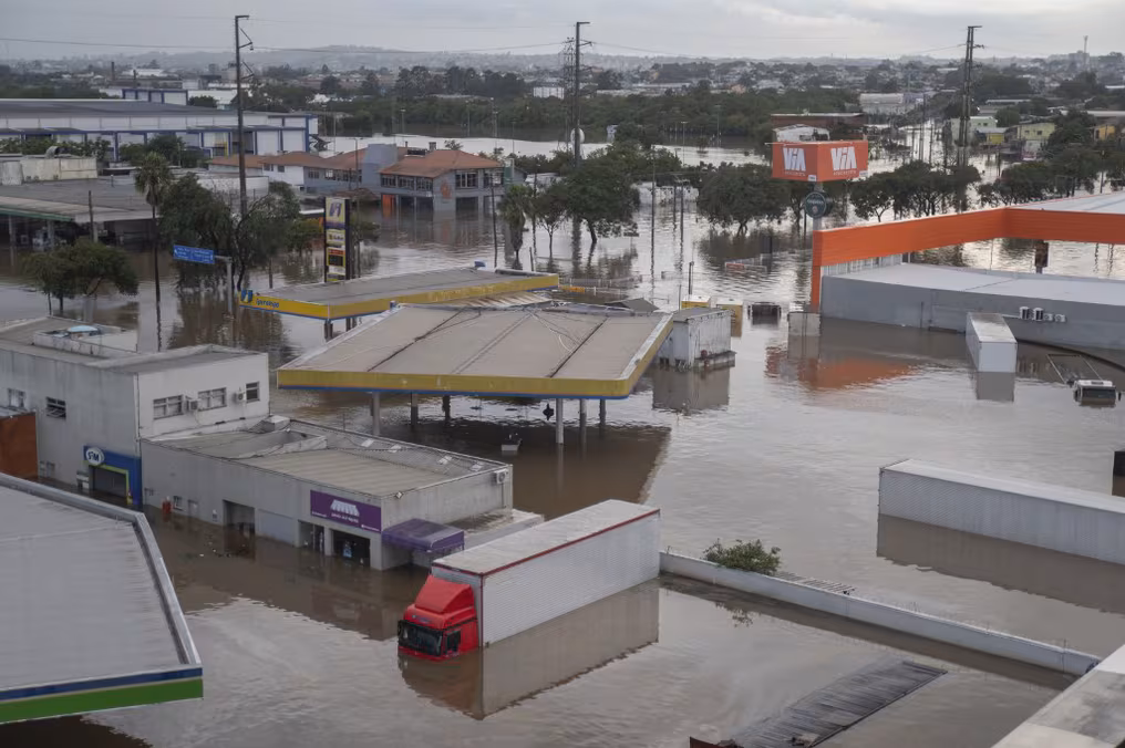 “Escenario de guerra”: el sur de Brasil a contrarreloj para contener la tragedia climática