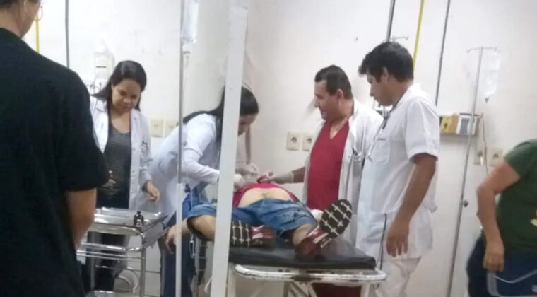 Quiso ayudar a una mujer que era golpeada por su pareja y terminó apuñalado