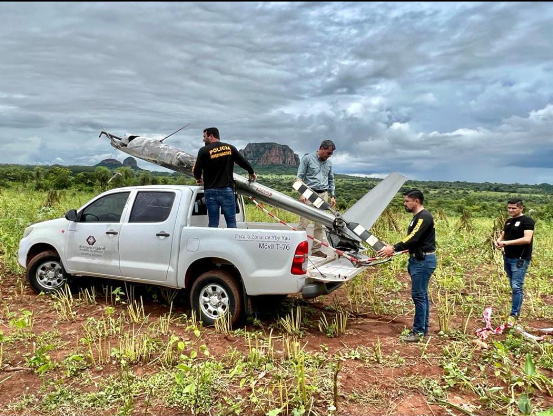 Yby Yaú: Tecnicos y Peritos trabajaron ayer sobre los restos de la aeronave que habría alcanzado el tendido eléctrico de alta tensión