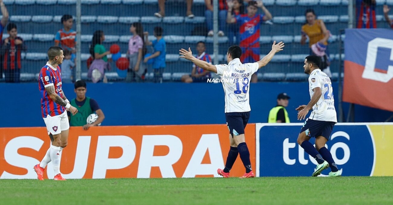 Luque no respetó al Ciclón y le ganó 2-0 de visita