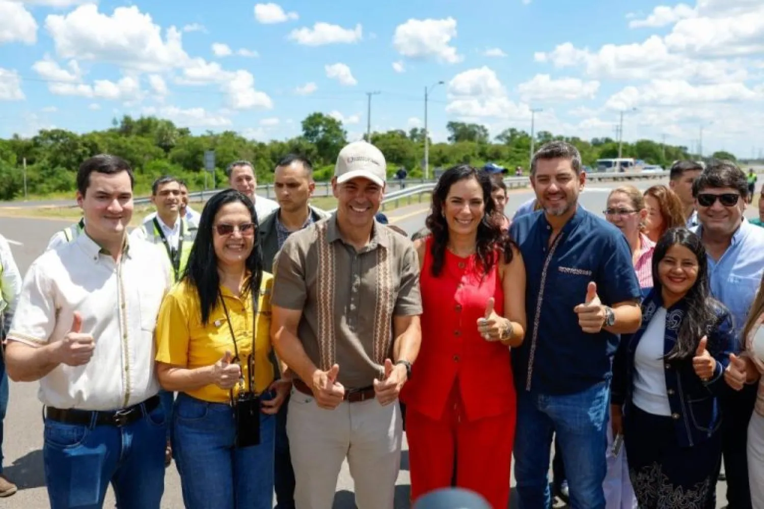 Peña inaugura ruta PY09 Remanso-Puerto Falcón