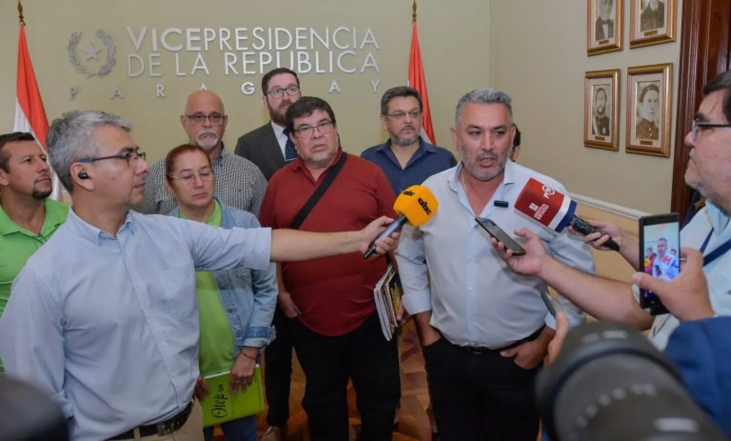 Gremios docentes presentaron propuesta de reforma de la Caja Fiscal al vicepresidente Alliana