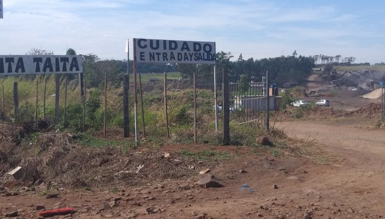 Vecinos cansados de perjuicios que causa una cantera en Pedro Juan piden ayuda a autoridades