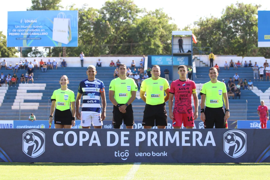 Con 10, el Gallo empata ante Nacional