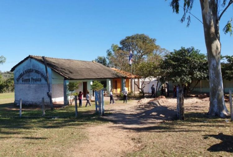 Escuela de Arroyito no tiene aulas, agua potable ni almuerzo escolar