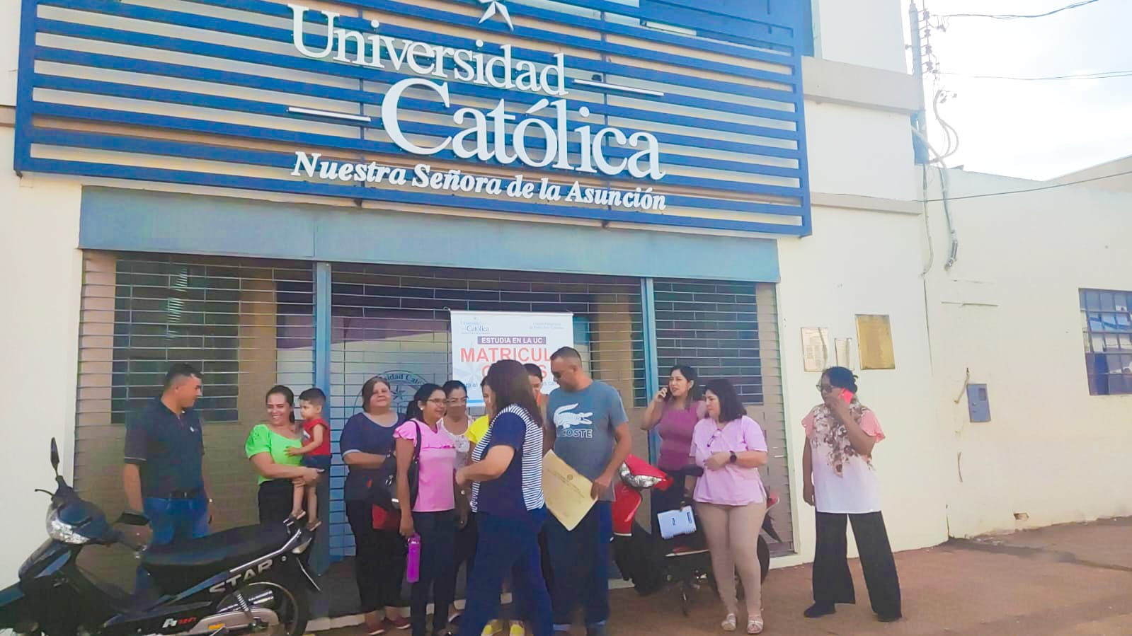 Profesionales buscan validación de títulos en la Católica de Pedro Juan 