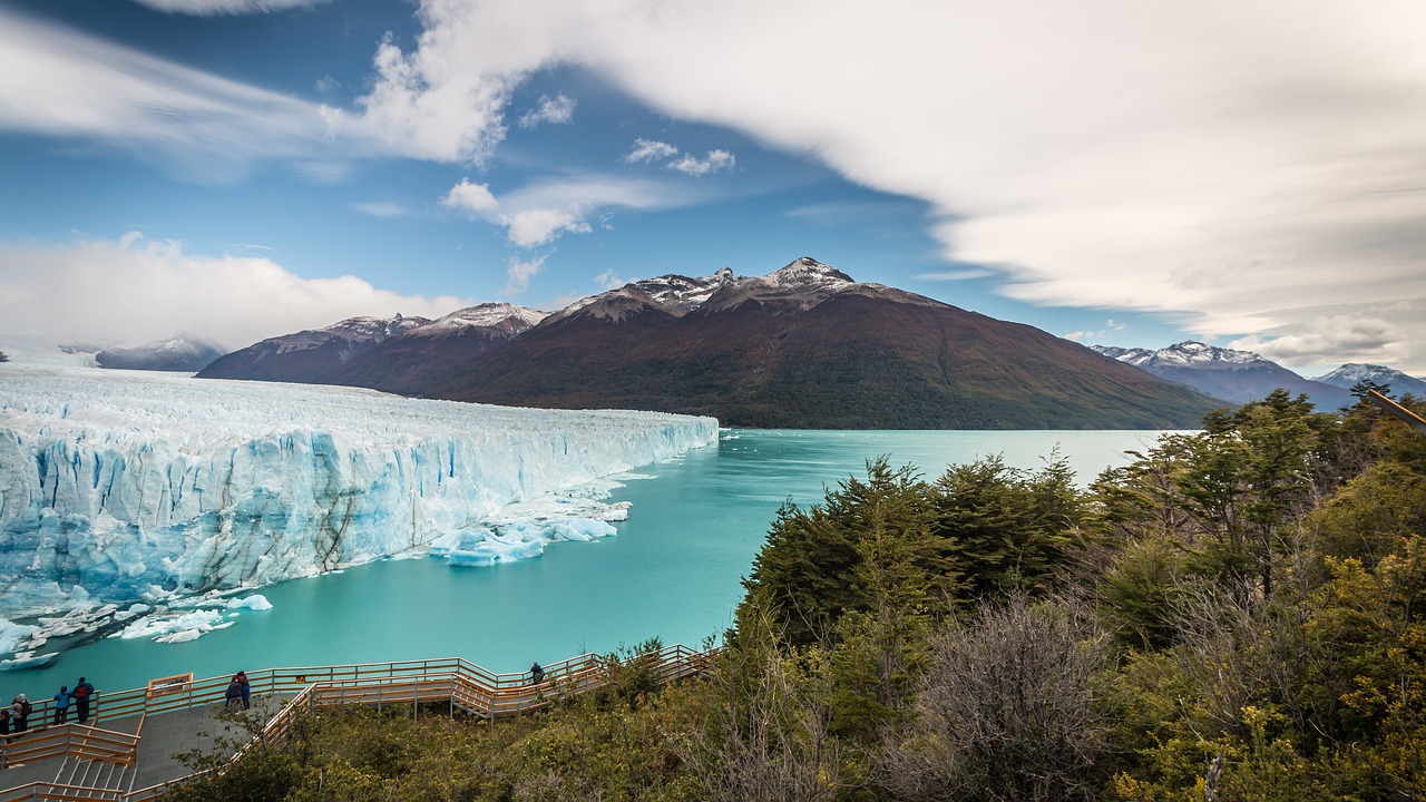 Un muerto y un herido por caída de bloque de hielo en la Patagonia de Argentina