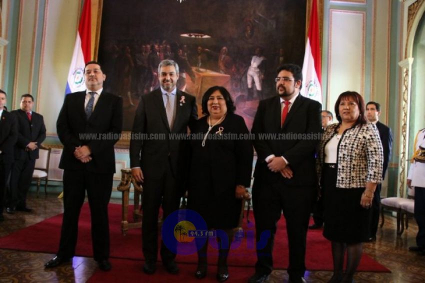 Jura nueva Ministra de la Niñez y Adolescencia