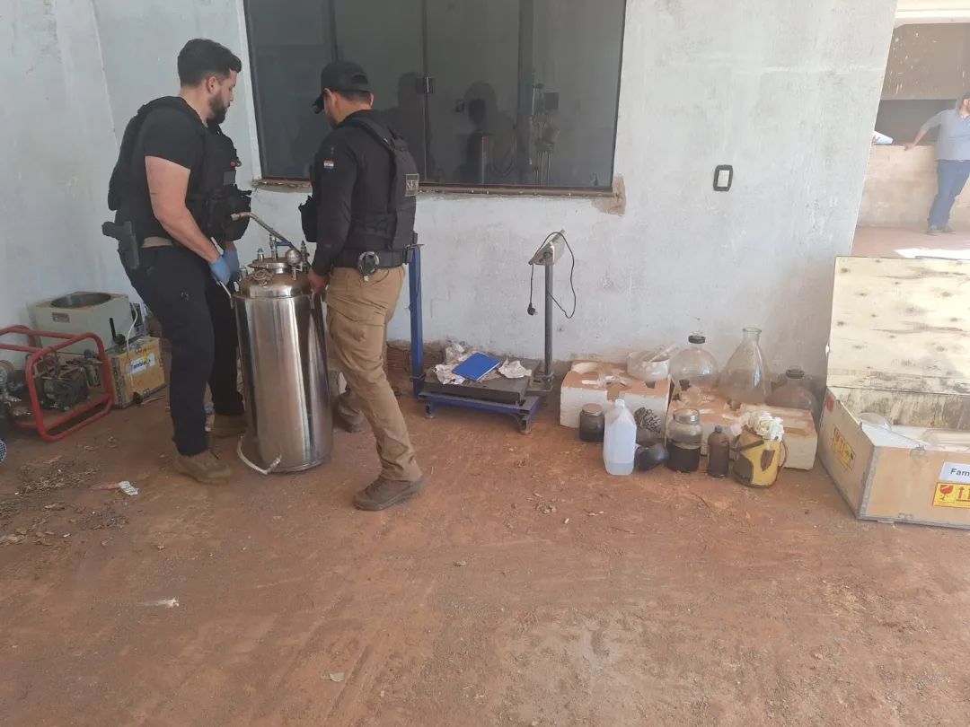 SENAD desmantela laboratorio clandestino y gran cantidad de marihuana en barrio María Victoria de PJC