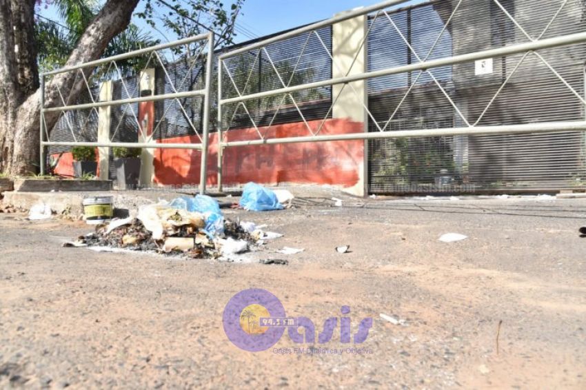Con vallas de seguridad, se resguarda la casa del diputado Ibáñez
