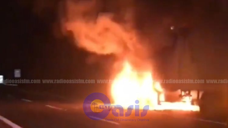 Incendian un vehículo en Pedro Juan