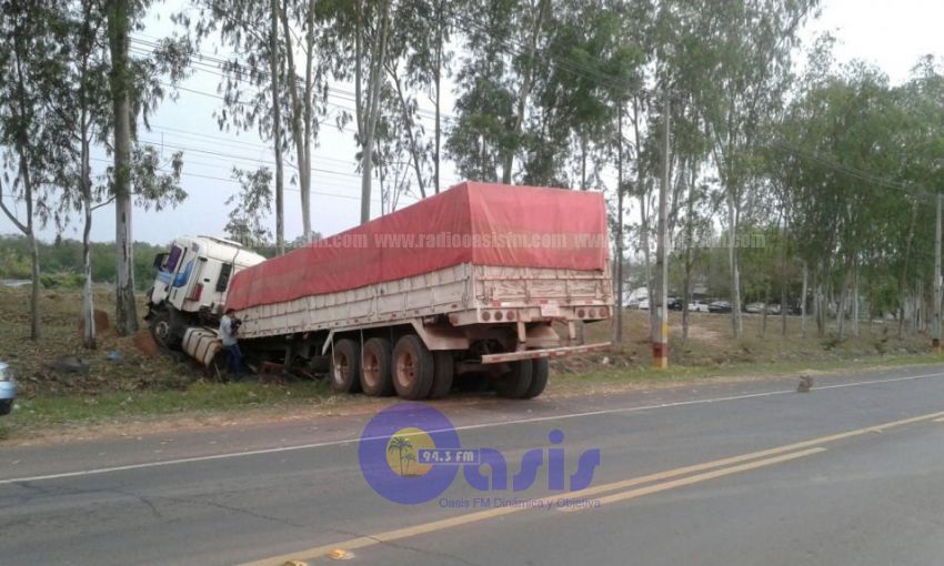 Camión de gran porte colisionó en Horqueta