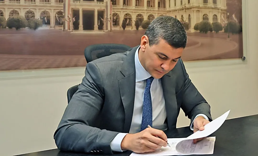 Peña promulga Ley de Pensión para Niños Víctimas Colaterales de Feminicidio