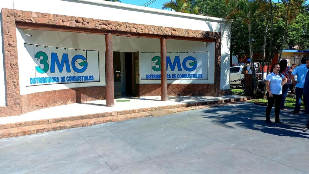 Policías y delincuentes se enfrentan a tiros tras asalto en Asunción