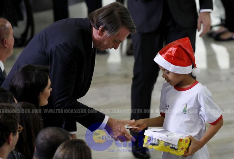Bolsonaro dice que tuvo pérdida de memoria parcial tras caída en residencia