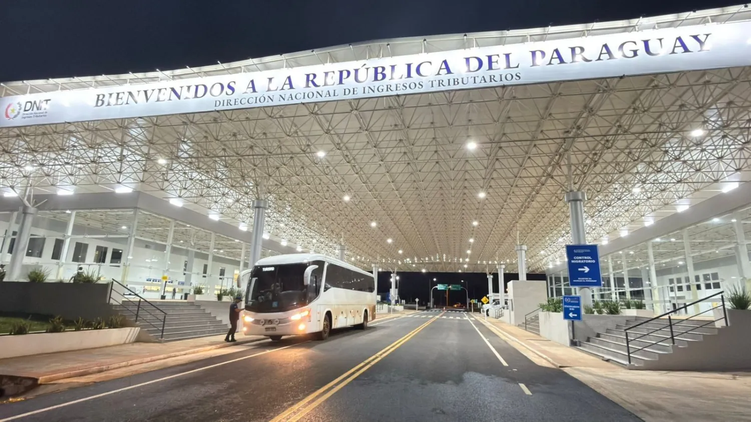 Buses turísticos ya utilizan el Puente de la Integración entre Paraguay y Brasil