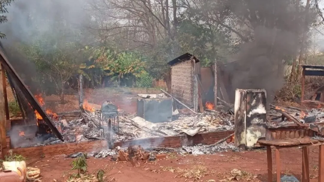 Incendio en Bella Vista afectó habitación y pertenencias familiares
