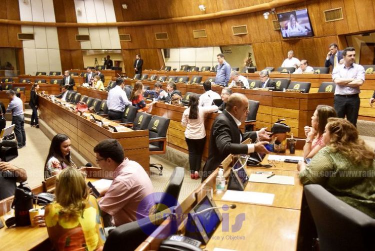Control del dinero "sucio": Diputados convocara a "extra" a mediados de enero
