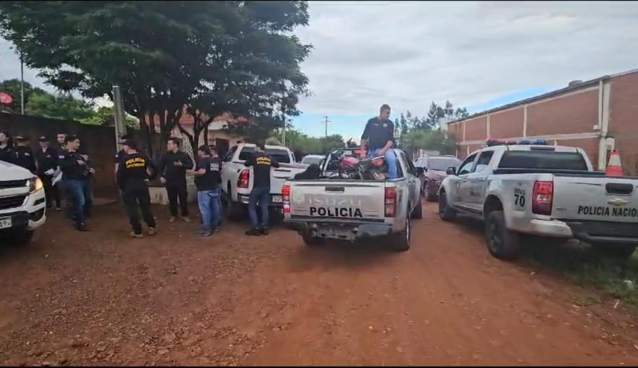 Allanan varias viviendas en prosecución a asalto de funcionarios de distribuidora