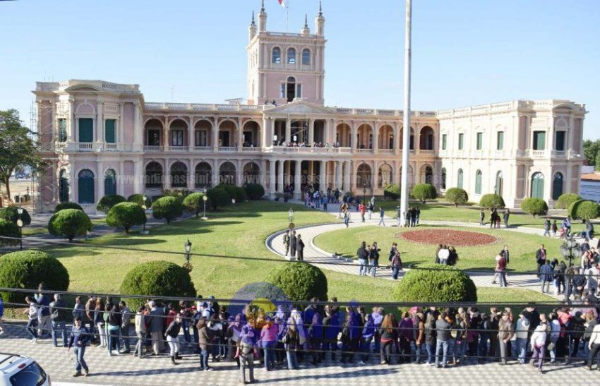 Siete presidentes en asunción al mando