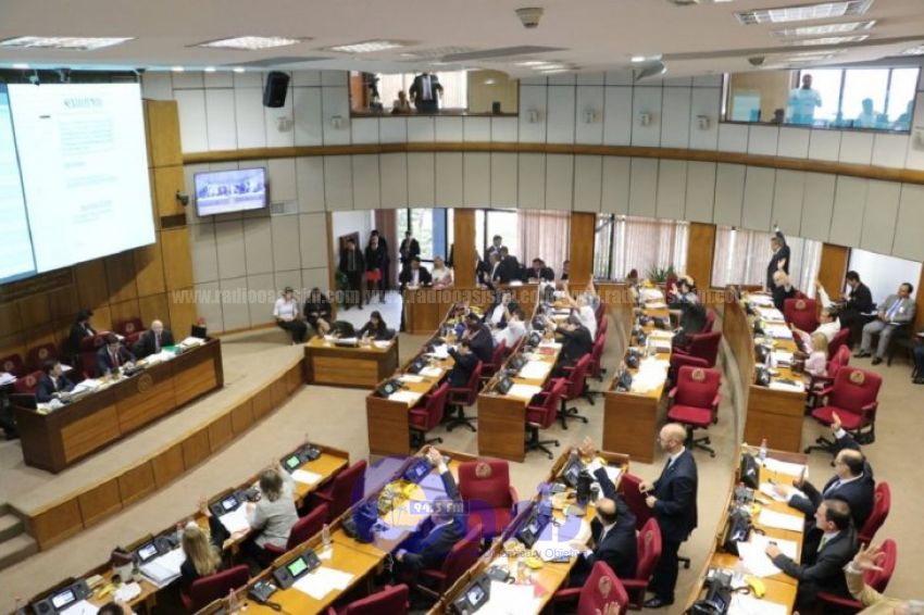 Senadores aprueba ley de atención integral a las personas con cáncer
