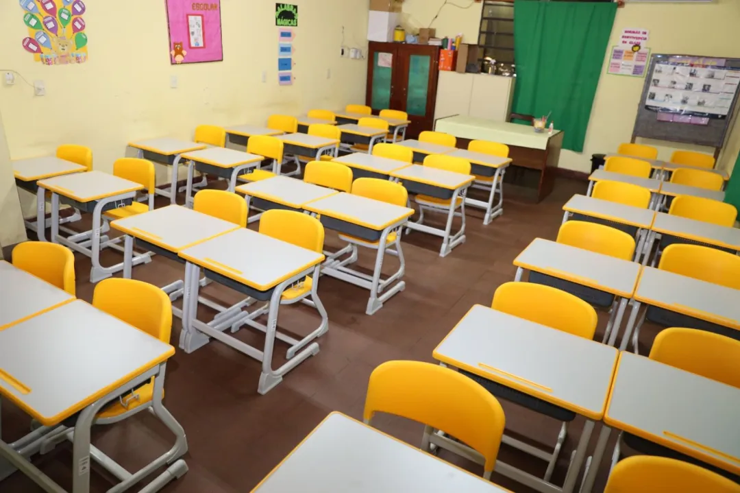 Más de 300 mil muebles escolares ya fueron entregados en todo el país