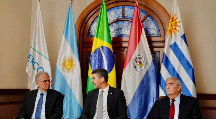 Santiago Peña quiere negociación comercial del Mercosur como bloque