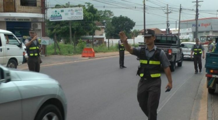 Caminera anuncia multas en caso de tener habilitación vencida o utilizar barras LED
