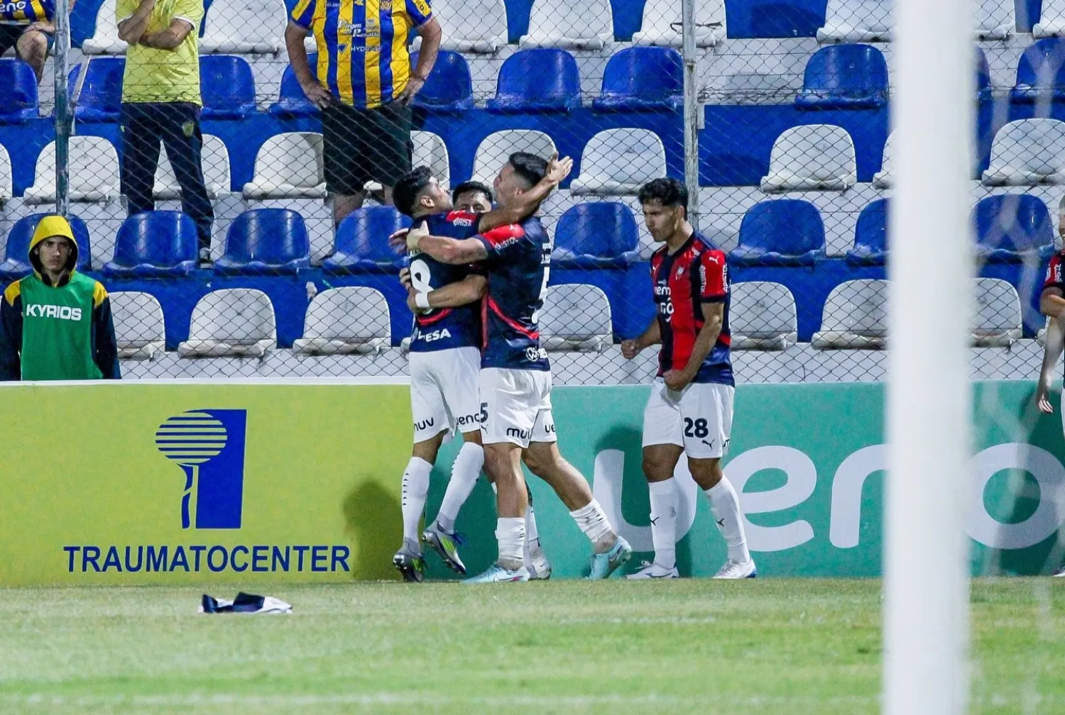Cerro Porteño vence a Luqueño sobre la hora y queda a un punto de Guaraní