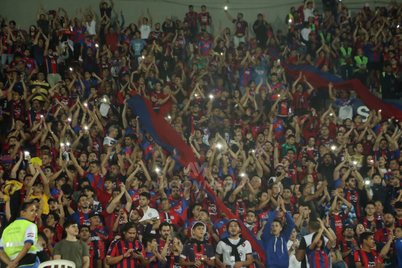 Conmebol sanciona a Cerro Porteño y lo obliga a exhibir una bandera que diga "Basta de Racismo"