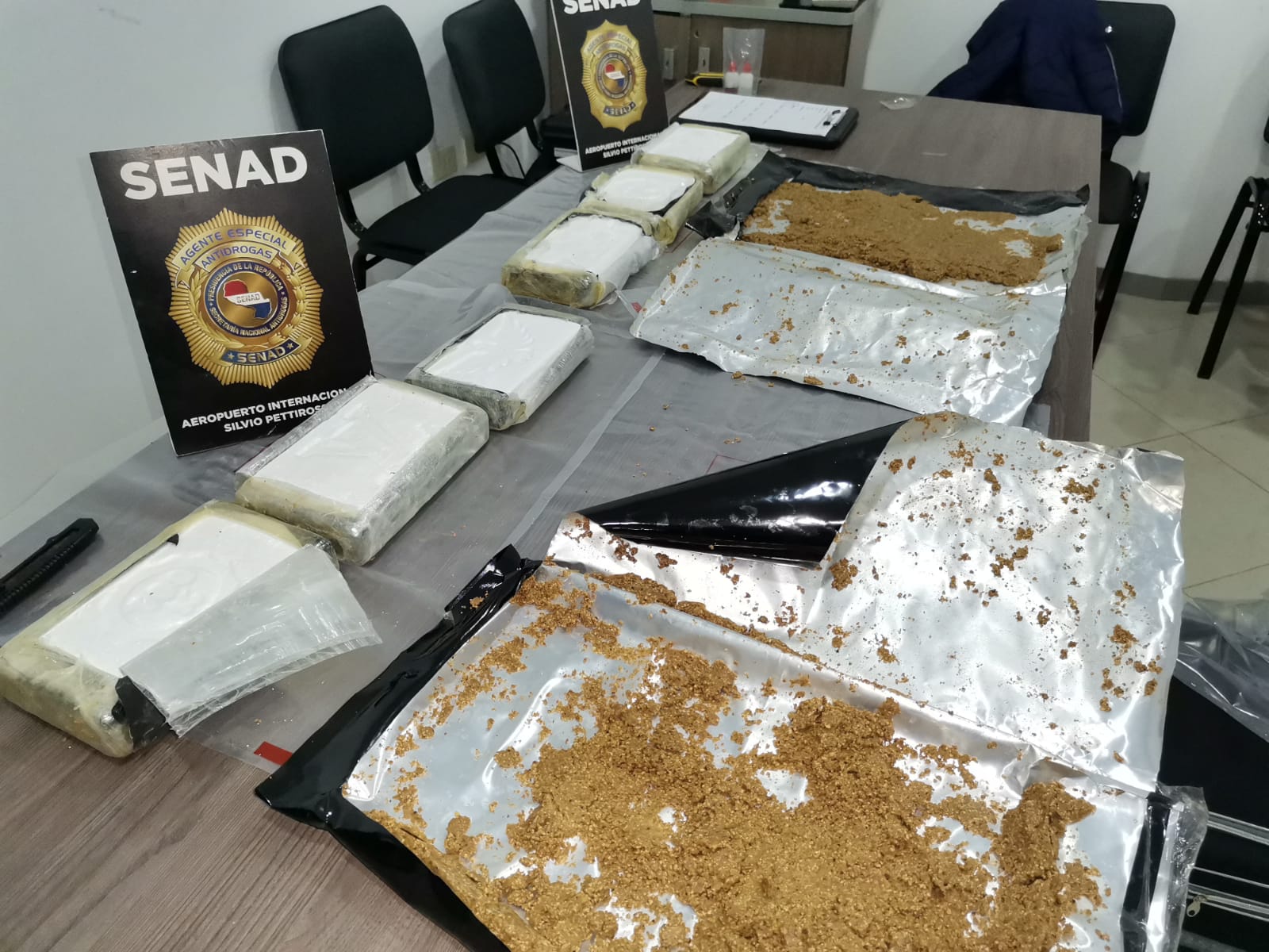 Mujer pretendía tomar un vuelo a Madrid con carga de cocaína en su maleta