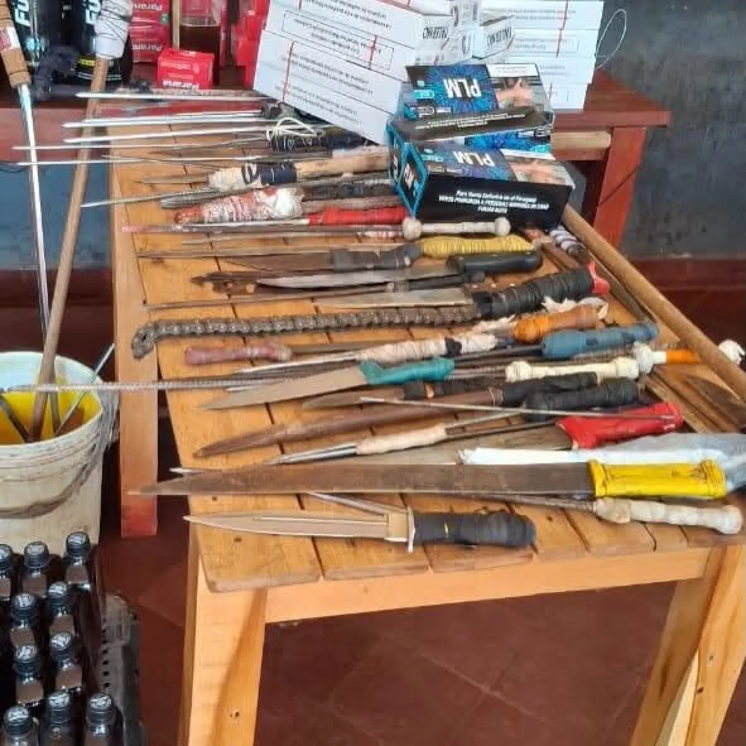 Requisa en Pedro Juan Caballero permitió retirar más de 200 armas blancas, drogas, alcohol y celulares