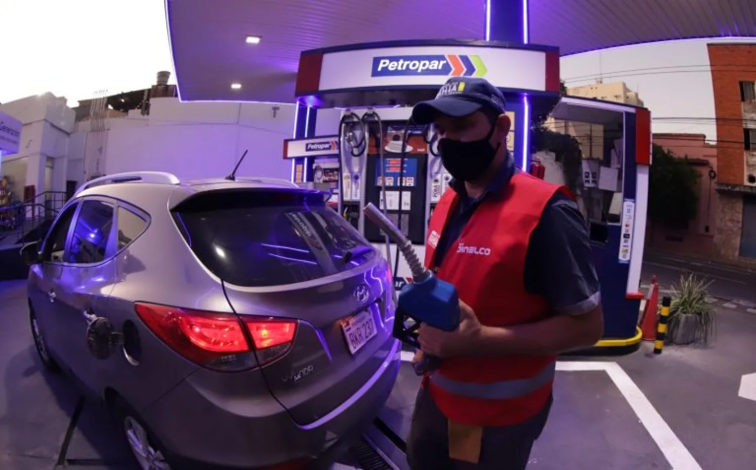 Presión al alza de costos internacionales obliga nueva suba de precios de Petropar