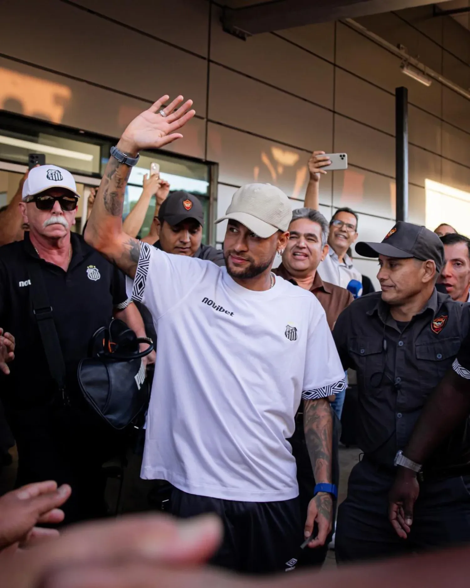 Pedro Juan Caballero vive una ola de furor por la presencia de Neymar