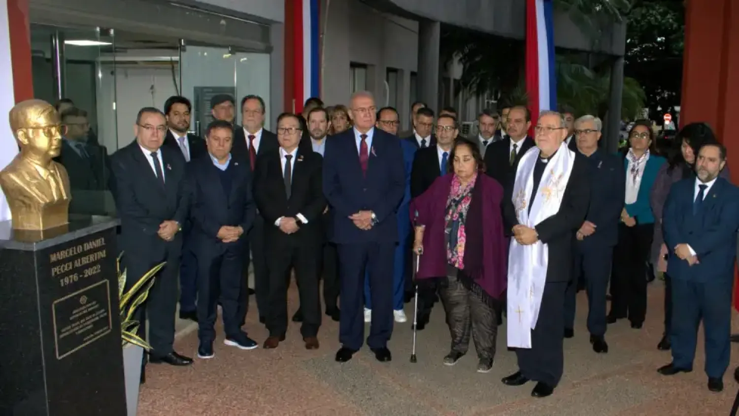 Rinden homenaje póstumo a Pecci, con noticias de avances en el caso y ausencia de la viuda