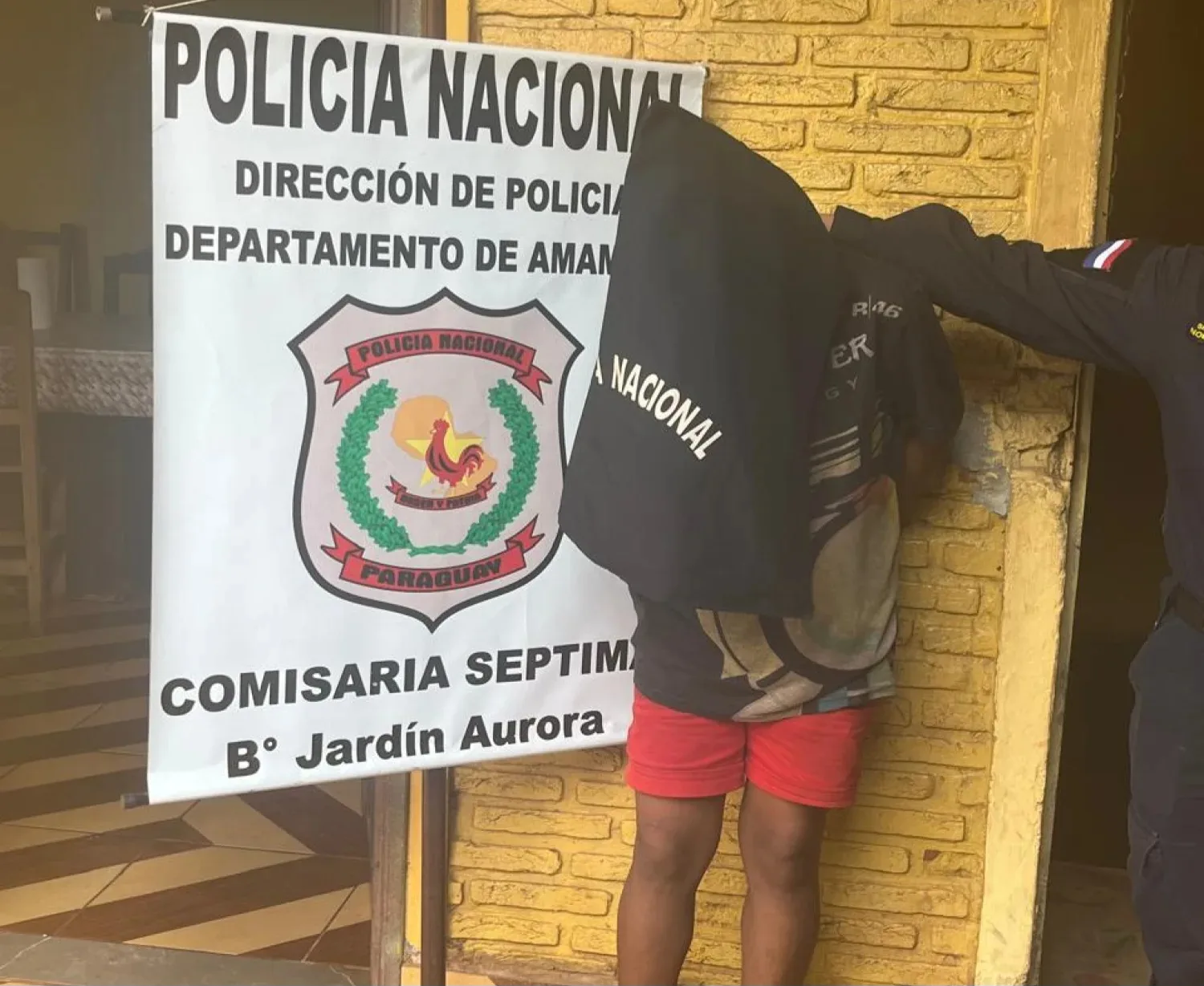 Mujer apuñala a su pareja durante una pelea en Jardín Aurora